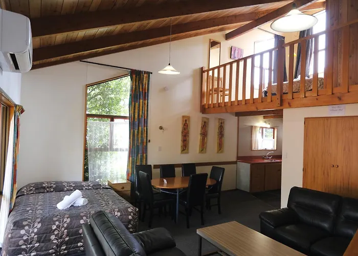 Forest Trail Lodge